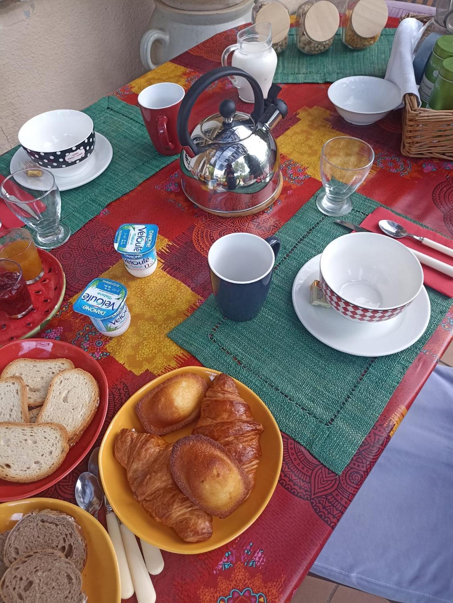 Bed and Breakfast Le Fer en Cèze Sabran Esterno foto
